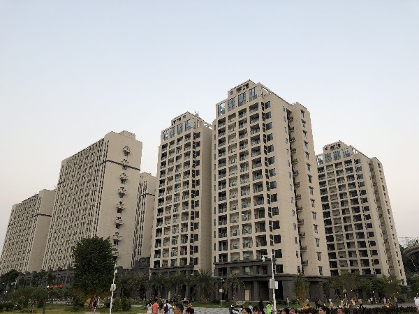 深圳龍崗北理莫斯科大學(xué)真石漆項(xiàng)目