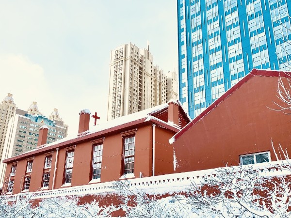 天冷了，水包砂水包水多彩涂料低溫施工注意事項！