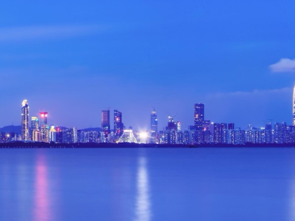 李希到深圳調研 在推進粵港澳大灣區建設中發揮好深圳的重要作用