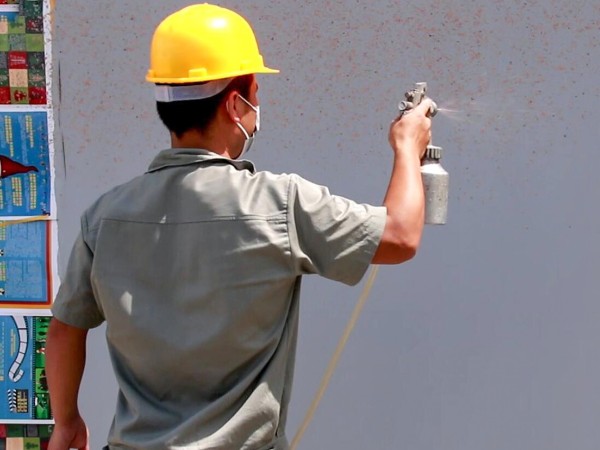 多彩水包砂施工過程中，為什么容易出現流掛現象？